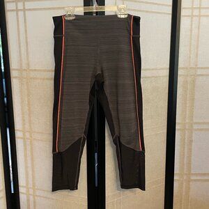 Zella Grey/Black Capri Leggings